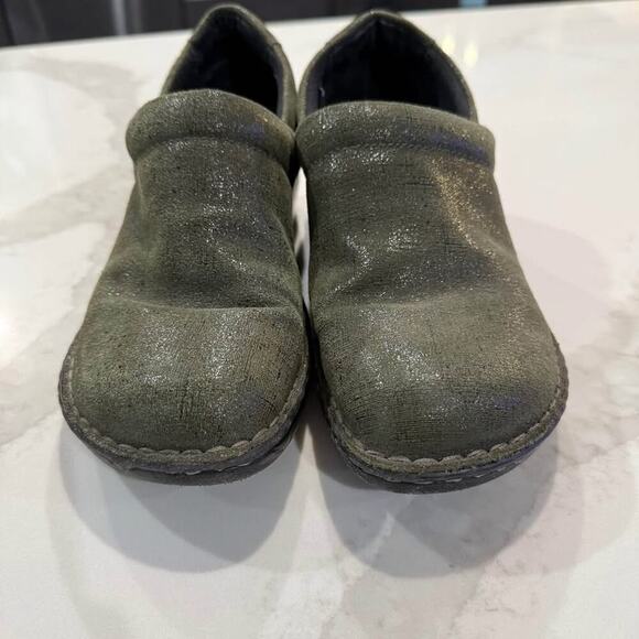 b.o.c Born Concept Peggy SlipOn Leather Clogs Womens 9.5M Green Shimmery Comfort - Picture 2 of 7